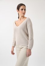 W66 Chunky Weekend V Neck 100% Cotton